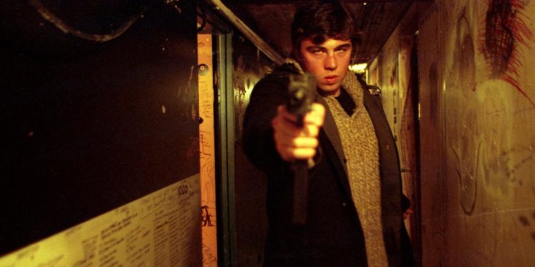Что смотреть в кино с 24-го марта: хоррор-триллер «Взаперти», перевыпуск культовой дилогии «Брат» Алексея Балабанова и другие заманчивые картины